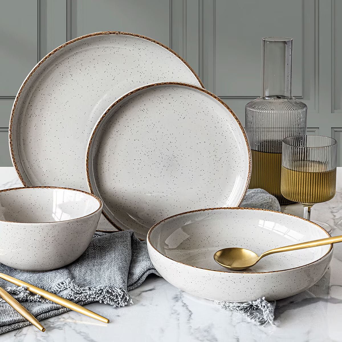 Over & Back Stoneware Dinnerware Set, 16 Piece in 2 Colours - Nonynana