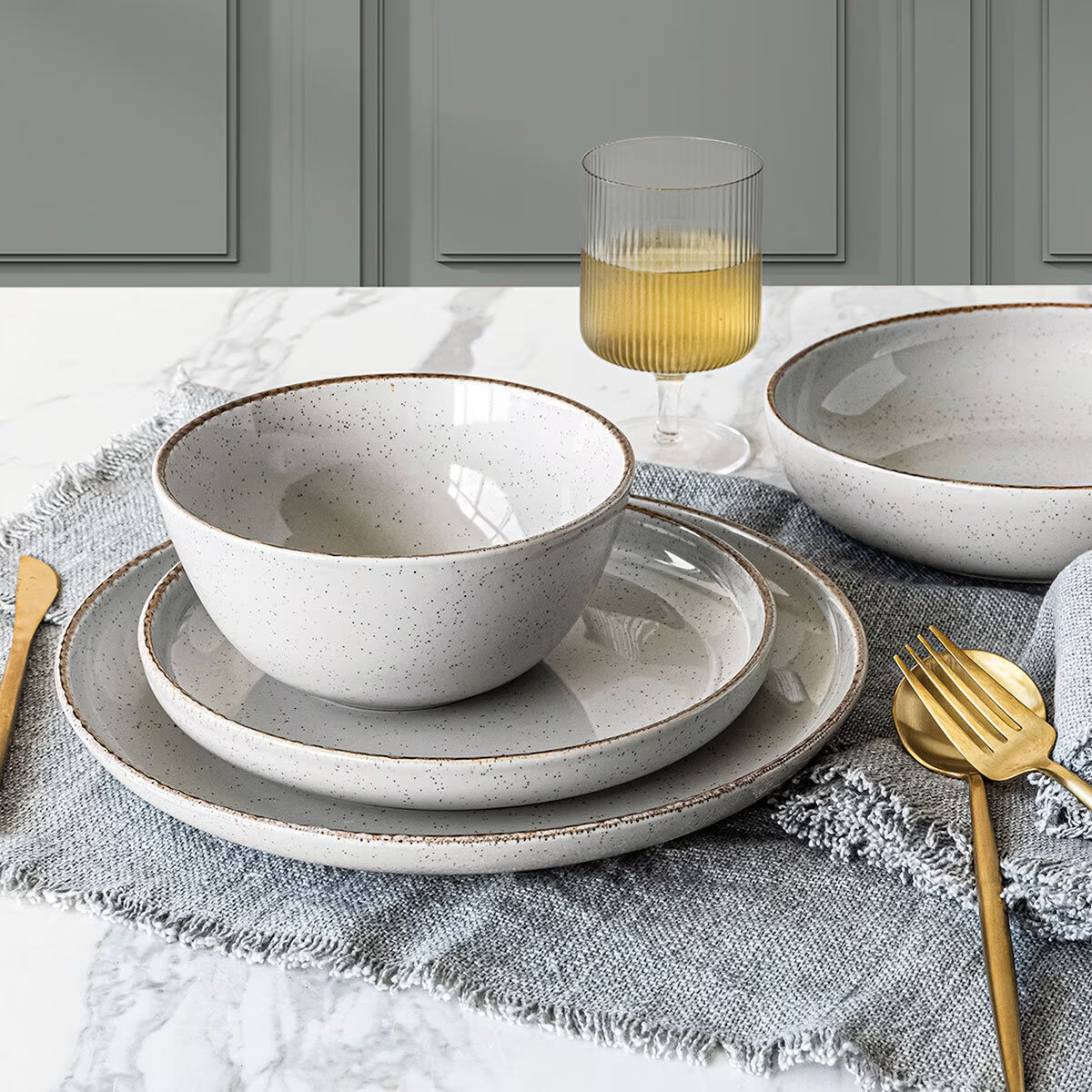 Over & Back Stoneware Dinnerware Set, 16 Piece in 2 Colours - Nonynana